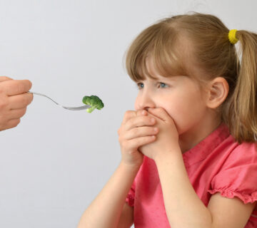 autistic girl avoiding certain foods and being picky.